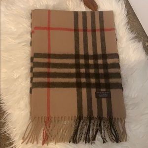 Burberry traditional large check lambswool scarf